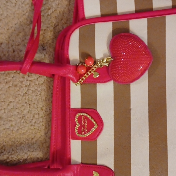 Pink and Tan Betsy Johnson handbag - Picture 2 of 4